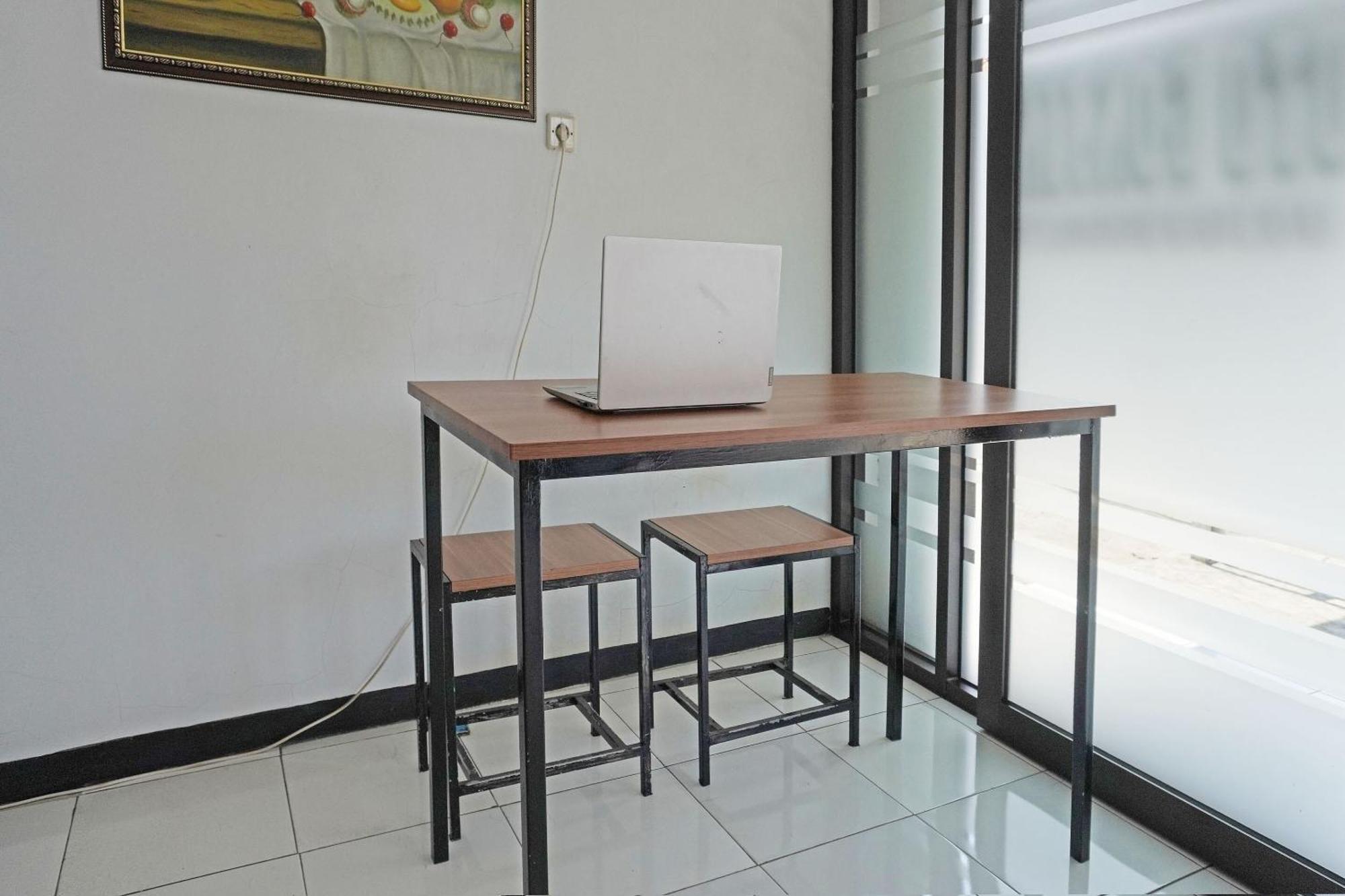 Oyo 91762 Green Home Stay Syariah Purwakarta Esterno foto