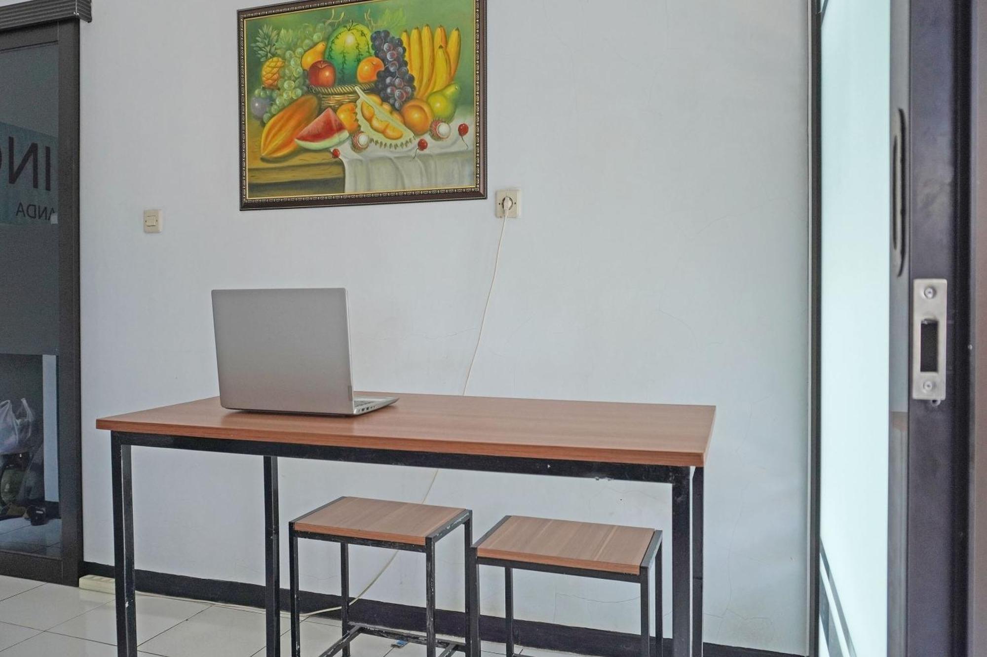 Oyo 91762 Green Home Stay Syariah Purwakarta Esterno foto