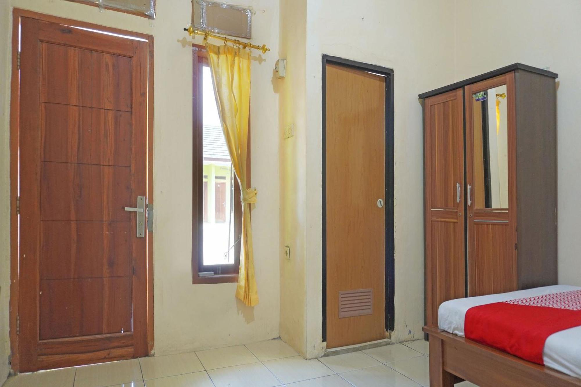 Oyo 91762 Green Home Stay Syariah Purwakarta Esterno foto
