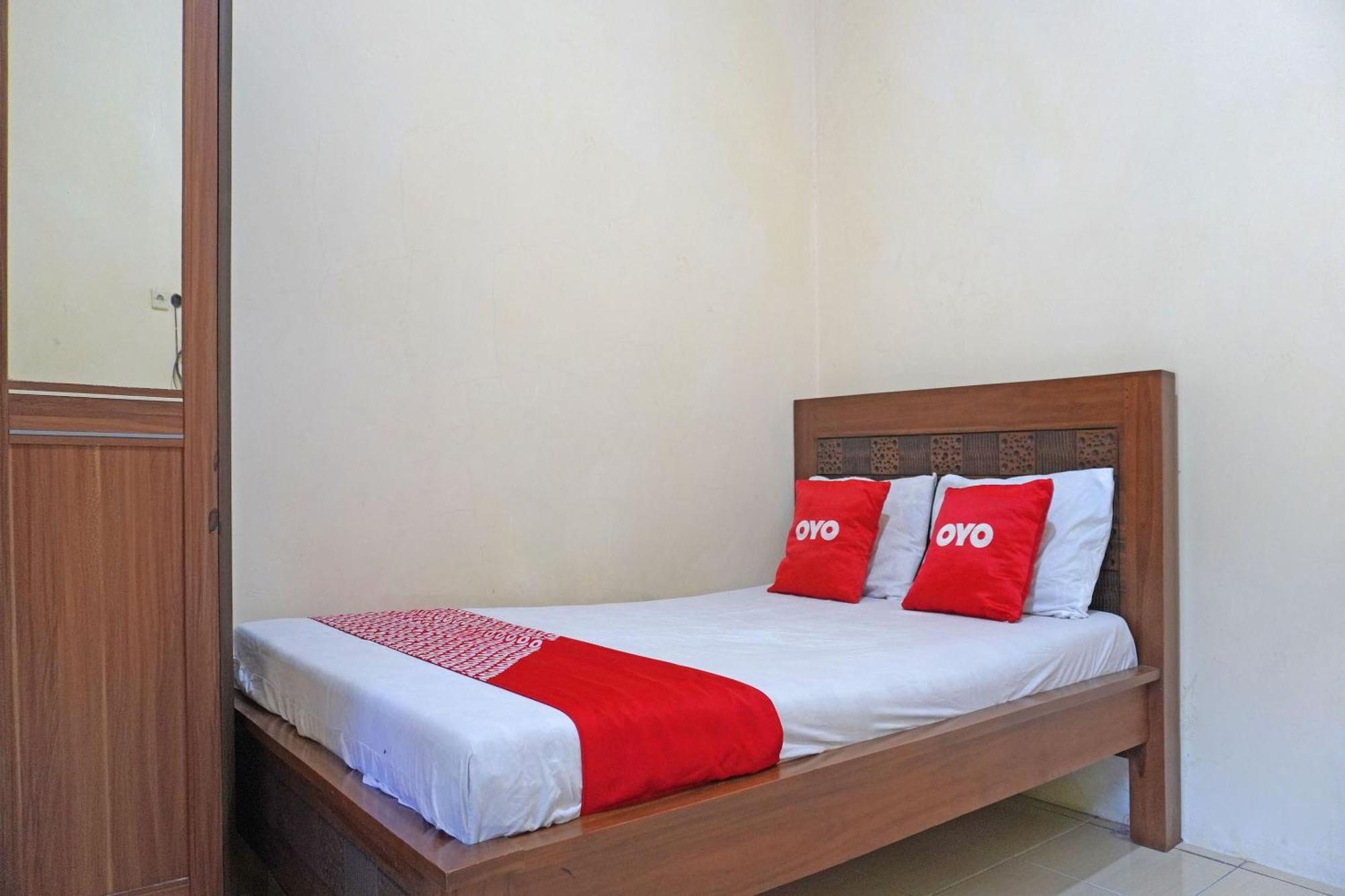 Oyo 91762 Green Home Stay Syariah Purwakarta Esterno foto