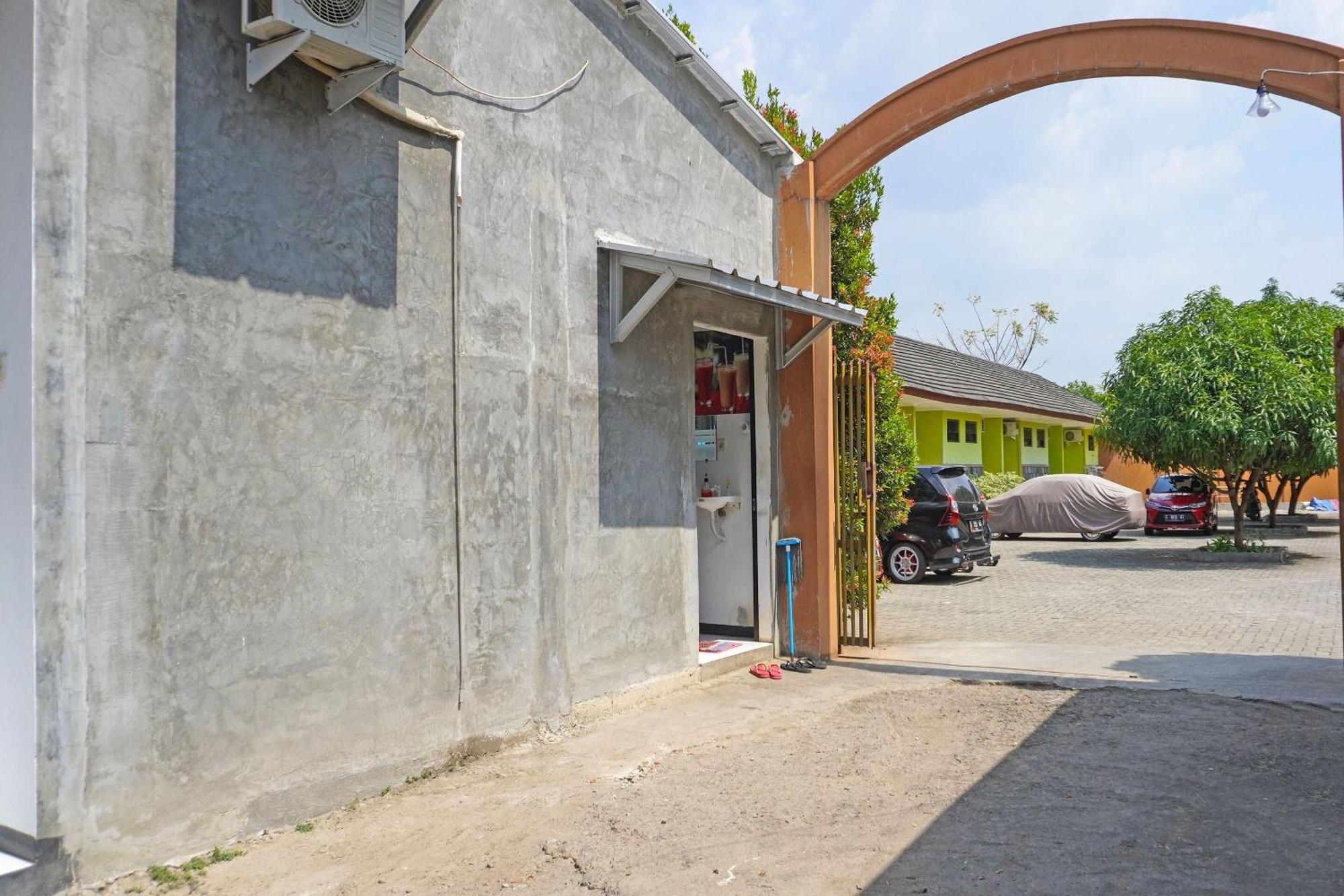 Oyo 91762 Green Home Stay Syariah Purwakarta Esterno foto