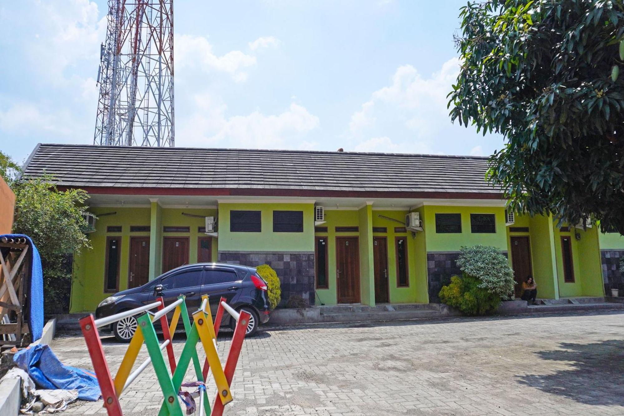 Oyo 91762 Green Home Stay Syariah Purwakarta Esterno foto